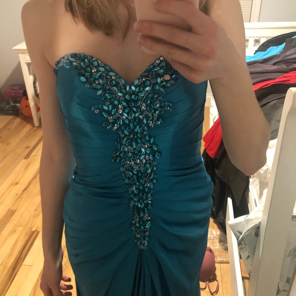 Prom Dress - Picture 3 of 4